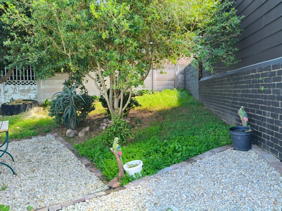 3 Bedroom Property for Sale in Wavecrest Eastern Cape